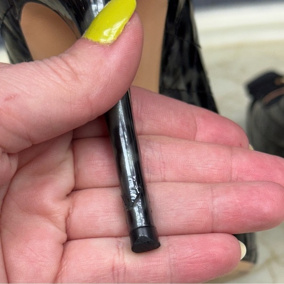 Salvatore Ferragamo Talia Quilted Patent Leather Pumps Black/Grey Size 8 - Picture 11 of 15